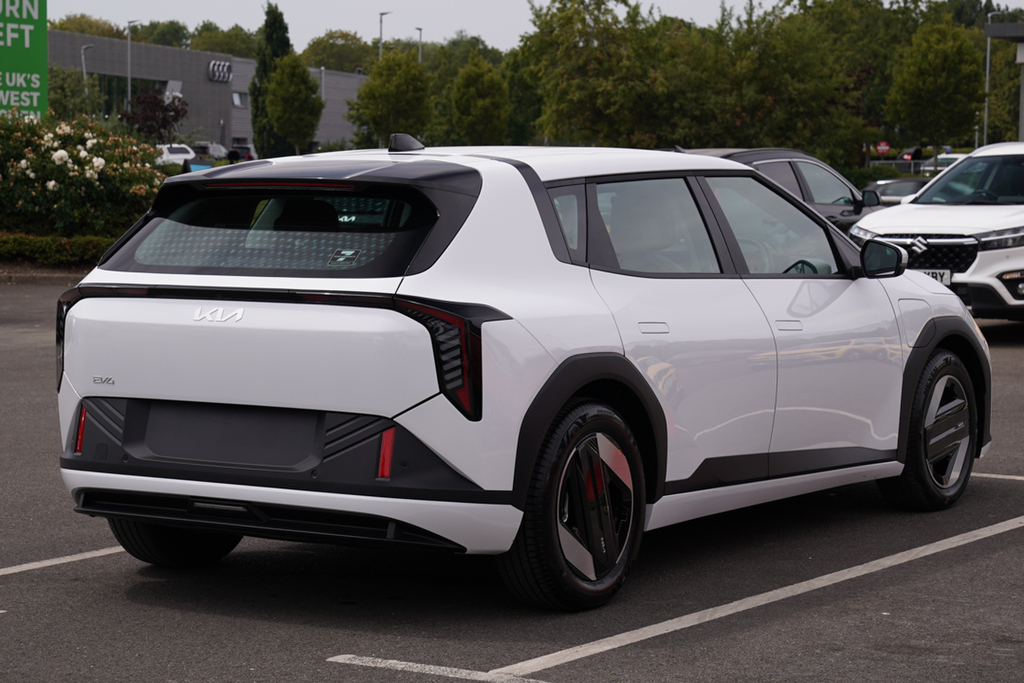 Kia EV4 150Kw Gt-line S 81Kwh White #12