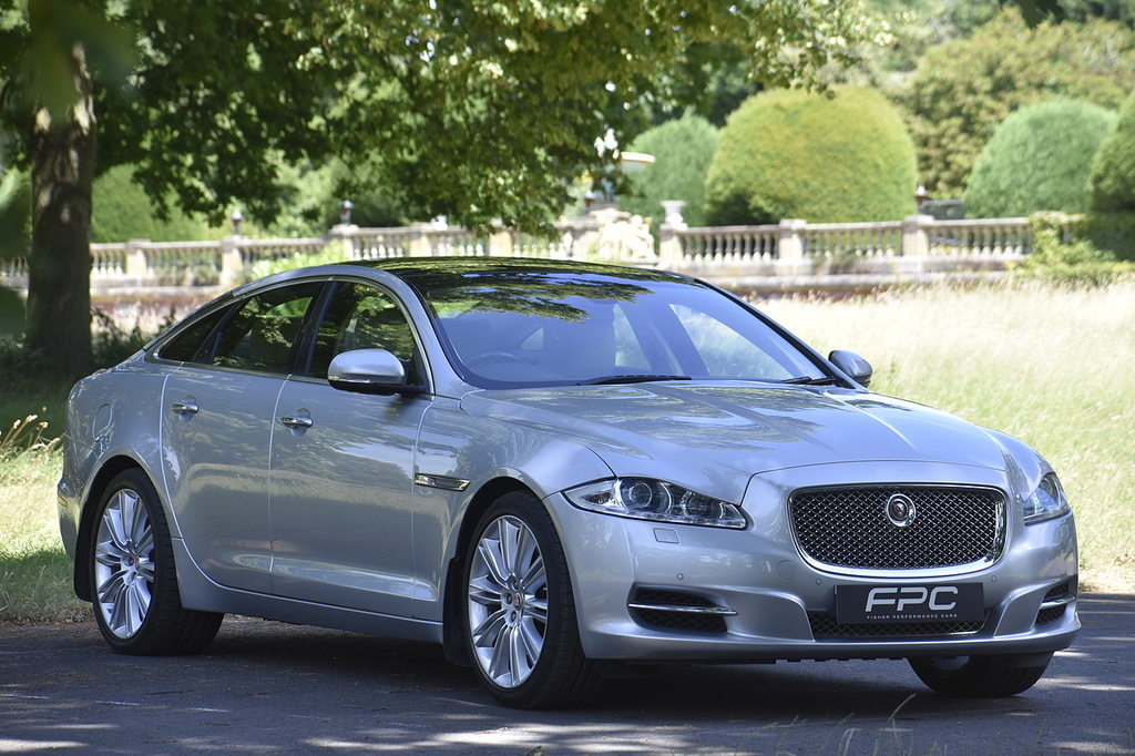 Jaguar XJ 3.0D V6 Portfolio Saloon Euro 5 S Silver