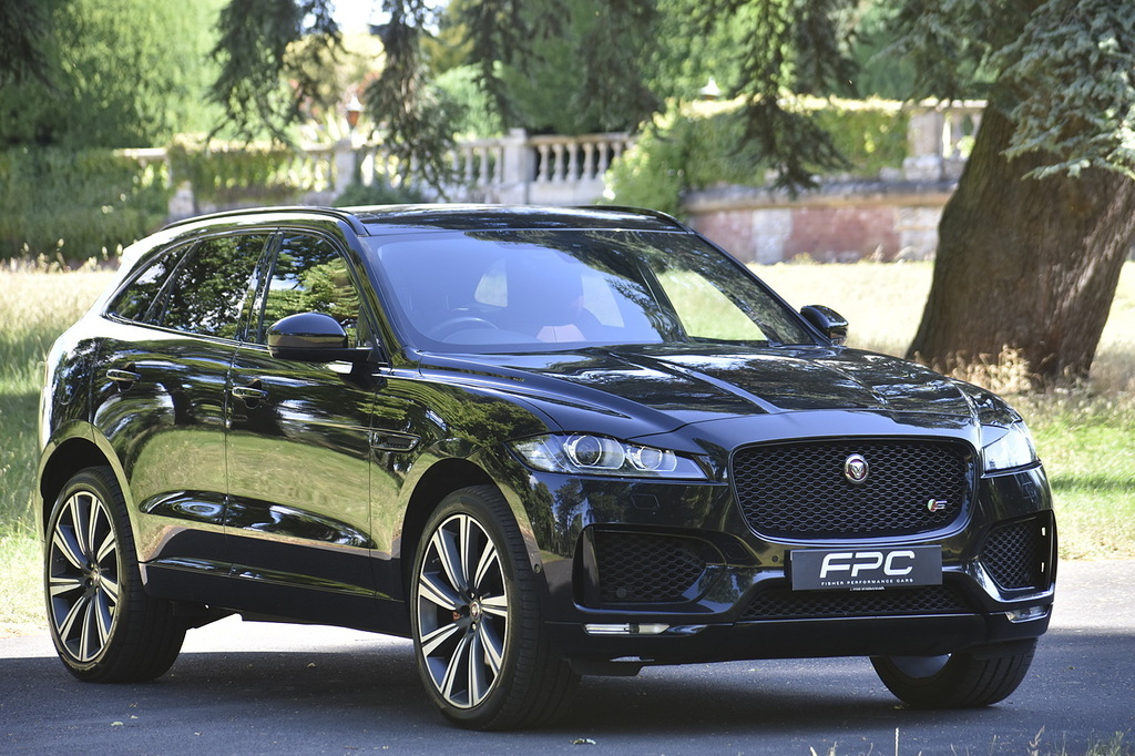 Jaguar F-Pace Suv AO69OTJ Black