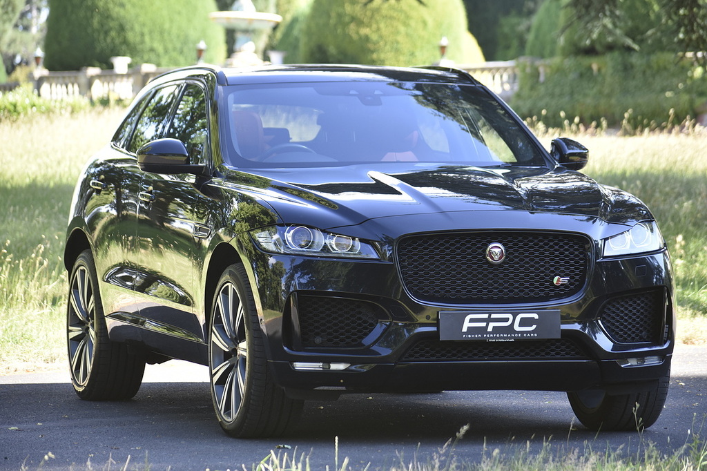 Jaguar F-Pace Suv AO69OTJ Black #2