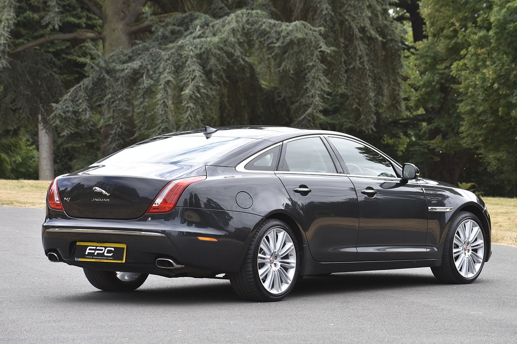 Jaguar XJ Saloon Grey #6