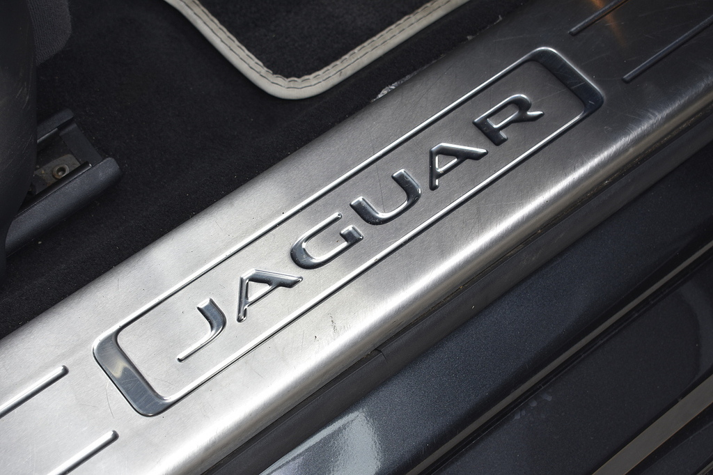 Jaguar XJ Premium Luxury V6 Silver #28