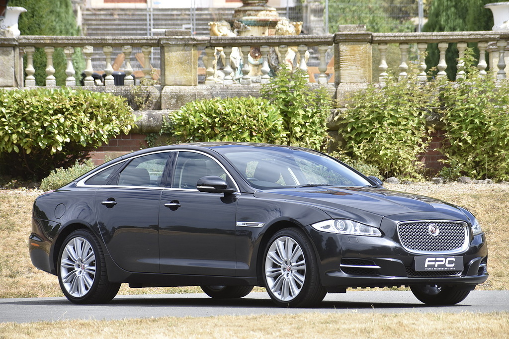 Jaguar XJ Saloon Grey