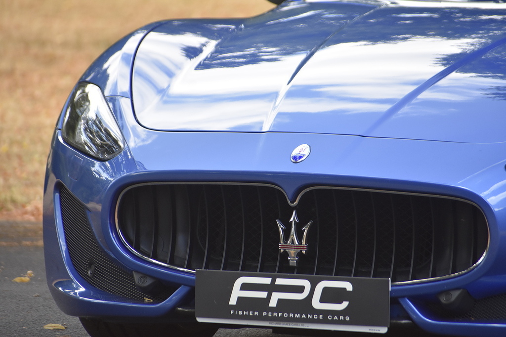 Maserati GranTurismo 4.7 V8 Mc Stradale Std White #12