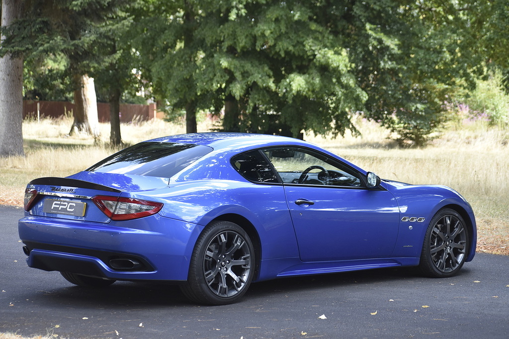 Maserati GranTurismo 4.7 V8 Mc Stradale Std White #32