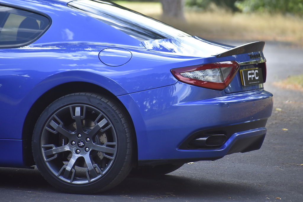 Maserati GranTurismo 4.7 V8 Mc Stradale Std White #22