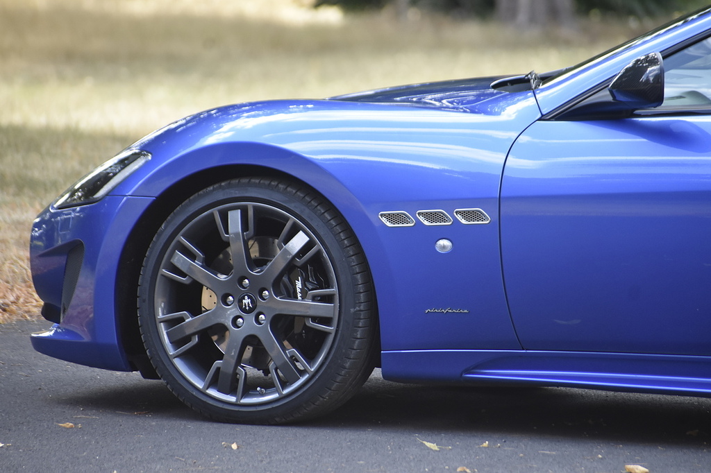 Maserati GranTurismo 4.7 V8 Mc Stradale Std White #23