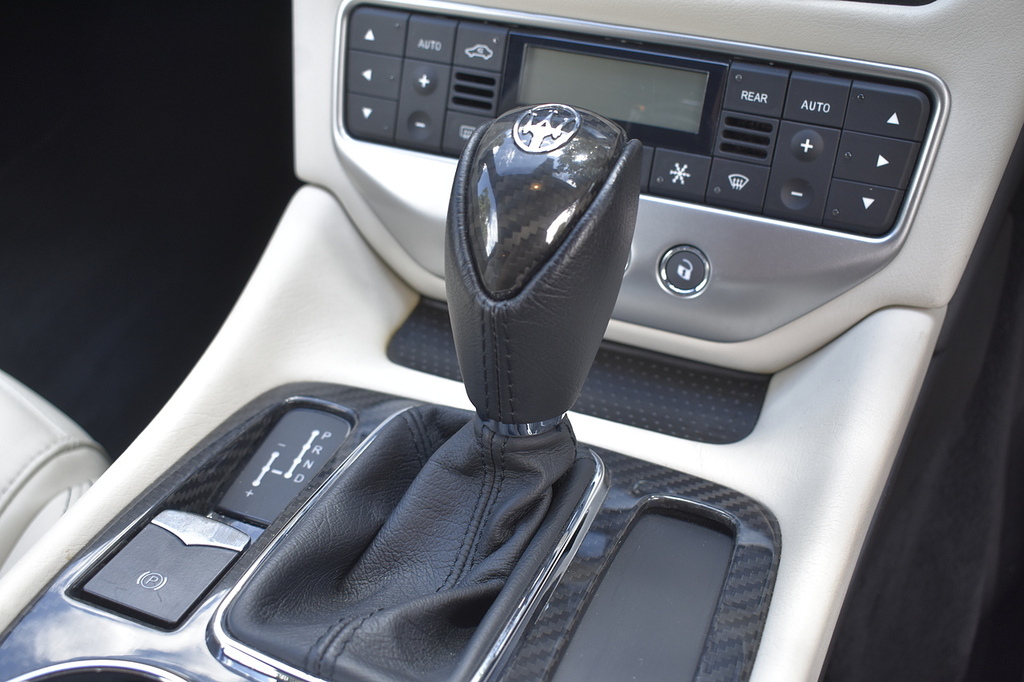 Maserati GranTurismo 4.7 V8 Mc Stradale Std White #57