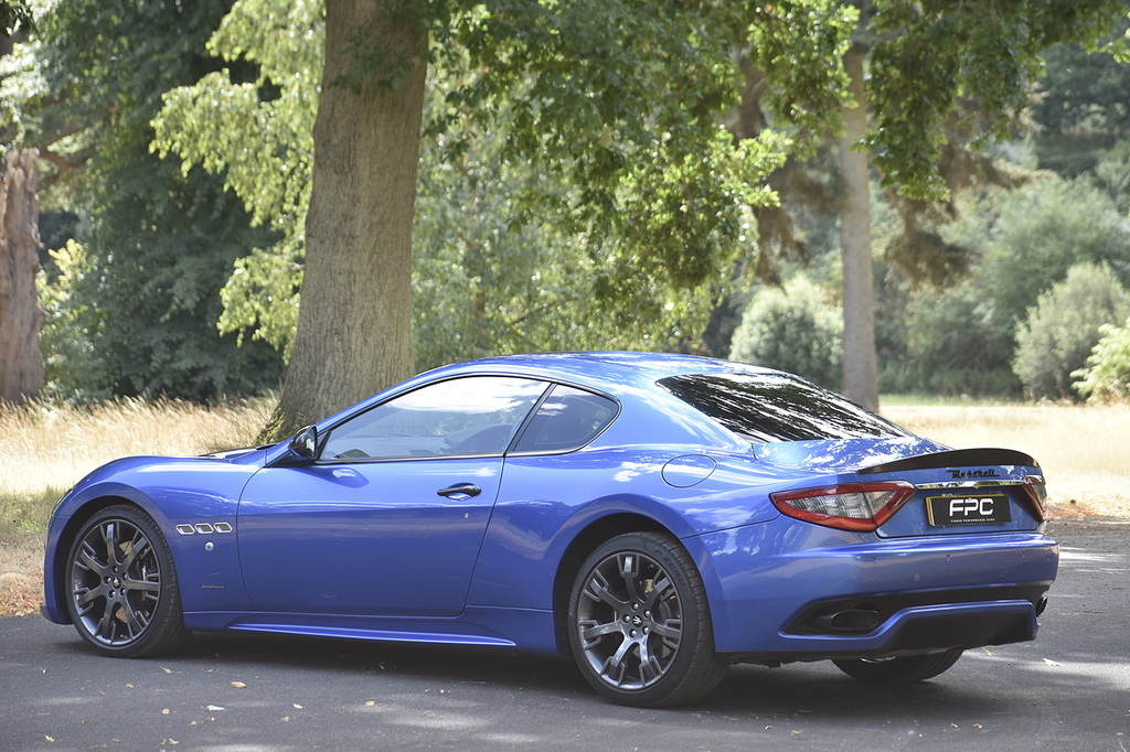 Maserati GranTurismo 4.7 V8 Mc Stradale Std White #24