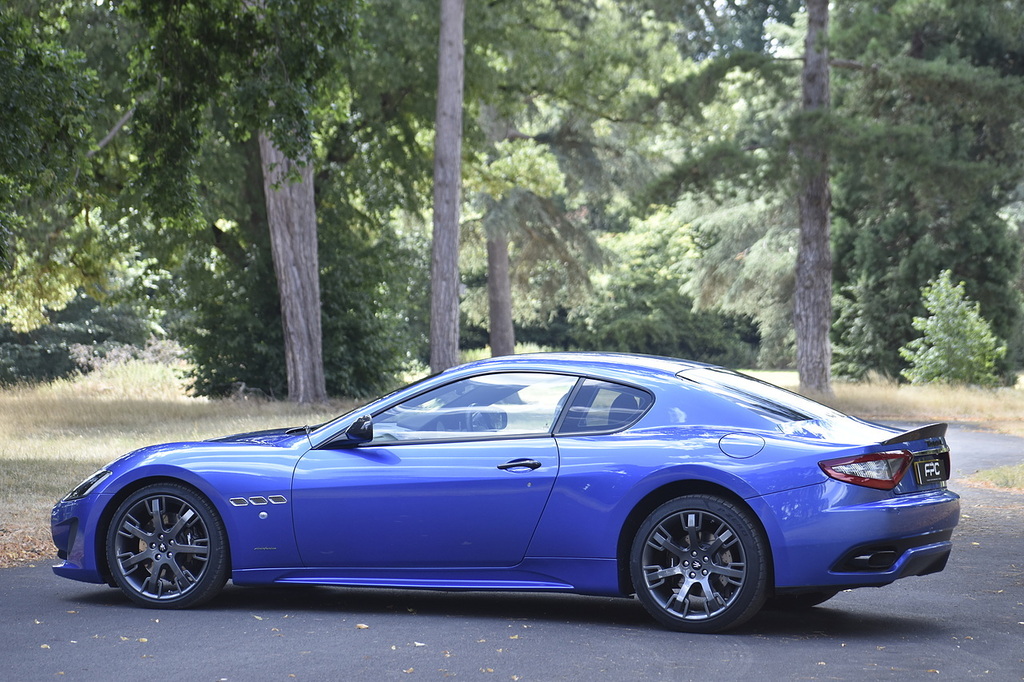 Maserati GranTurismo 4.7 V8 Mc Stradale Std White #21