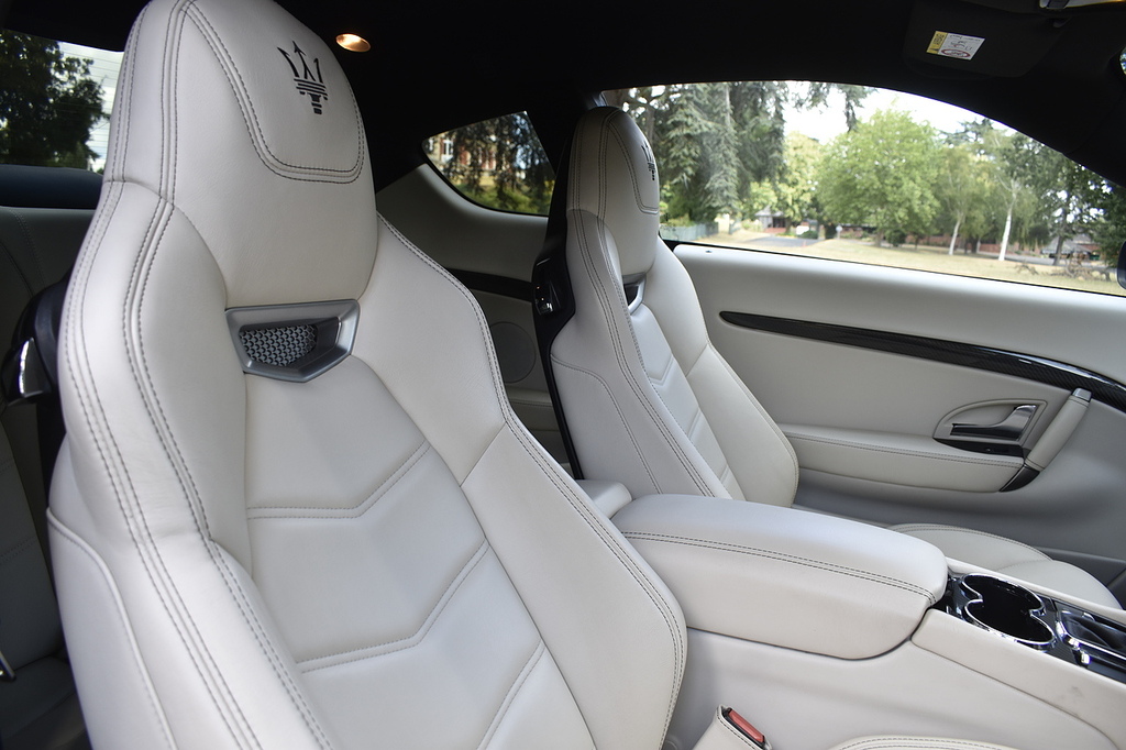 Maserati GranTurismo 4.7 V8 Mc Stradale Std White #43