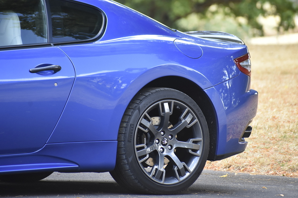 Maserati GranTurismo 4.7 V8 Mc Stradale Std White #19