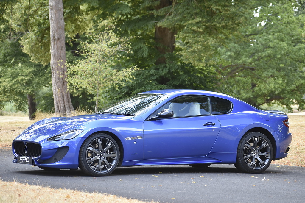 Maserati GranTurismo 4.7 V8 Mc Stradale Std White #17