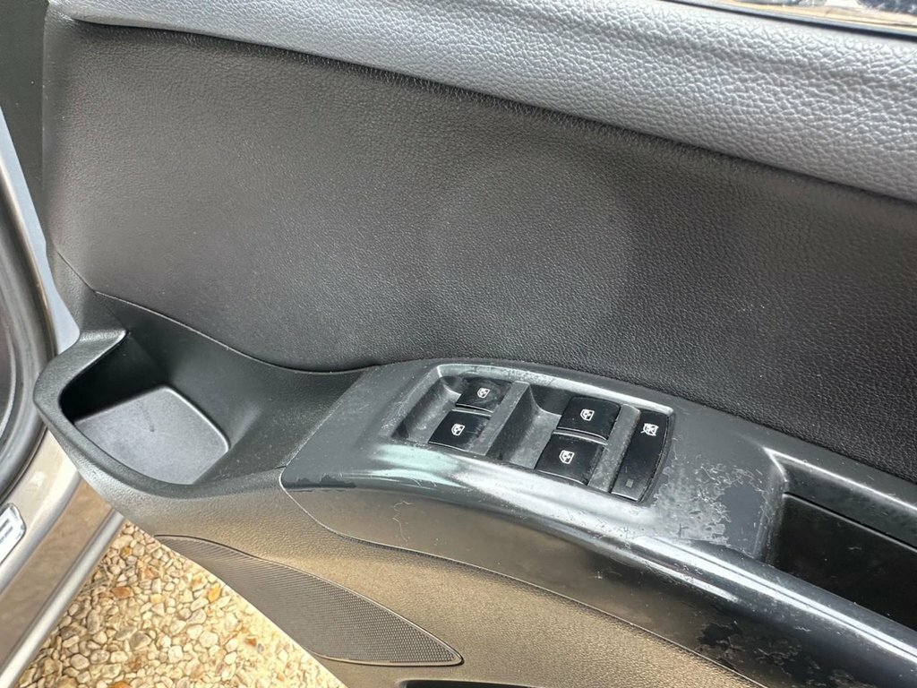 Vauxhall Meriva Active Black #30
