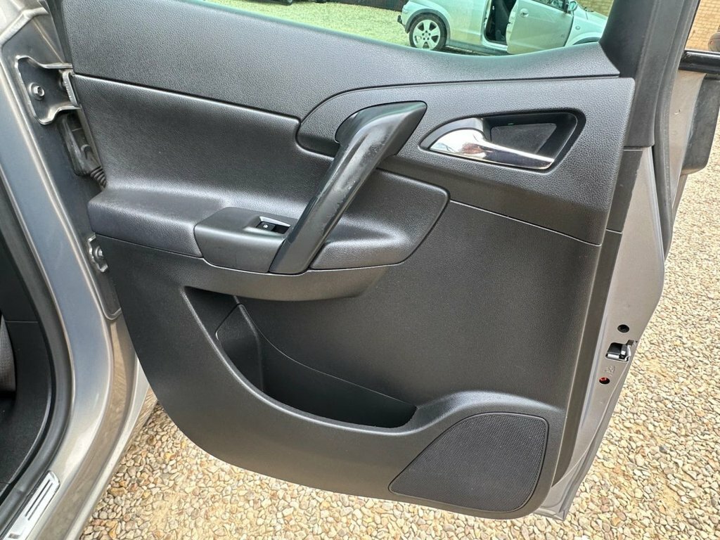 Vauxhall Meriva Active Black #54