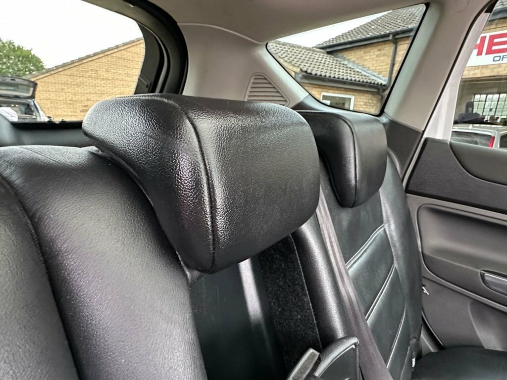 Ford Kuga White #44