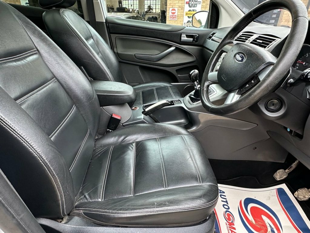Ford Kuga White #31