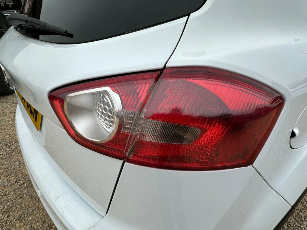 Ford Kuga White #11