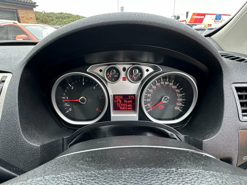 Ford Kuga White #32