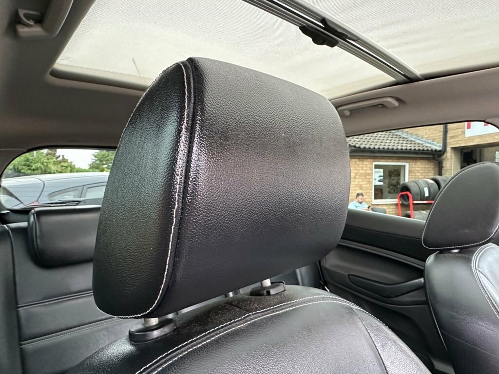 Ford Kuga White #29