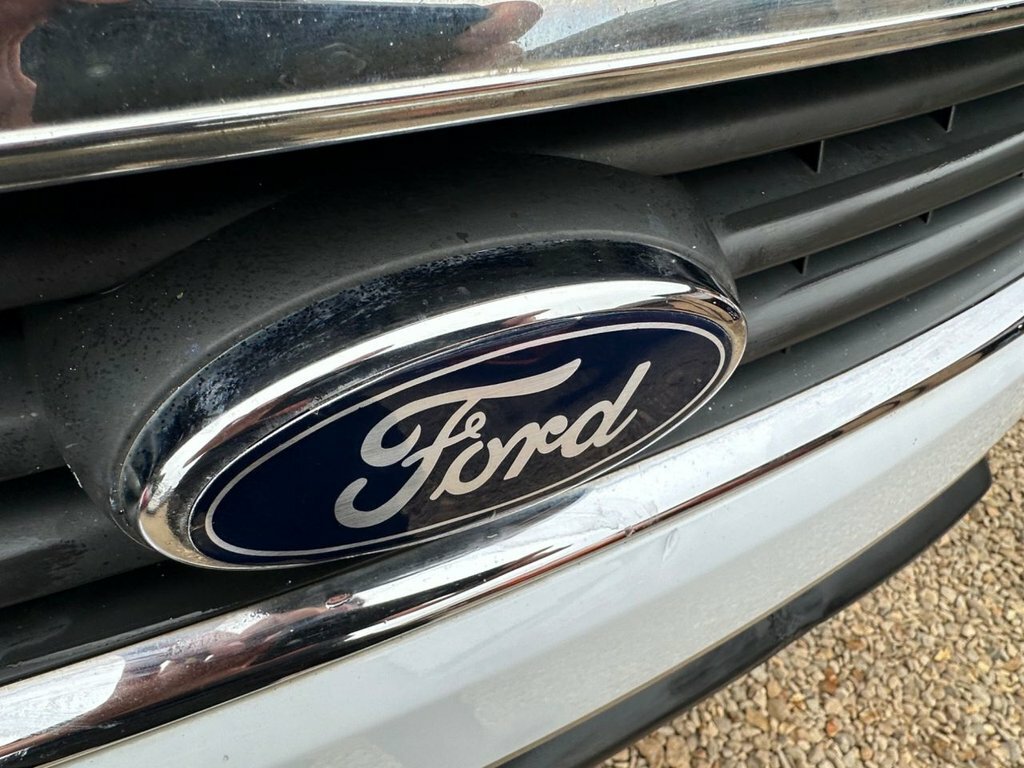 Ford Kuga White #21