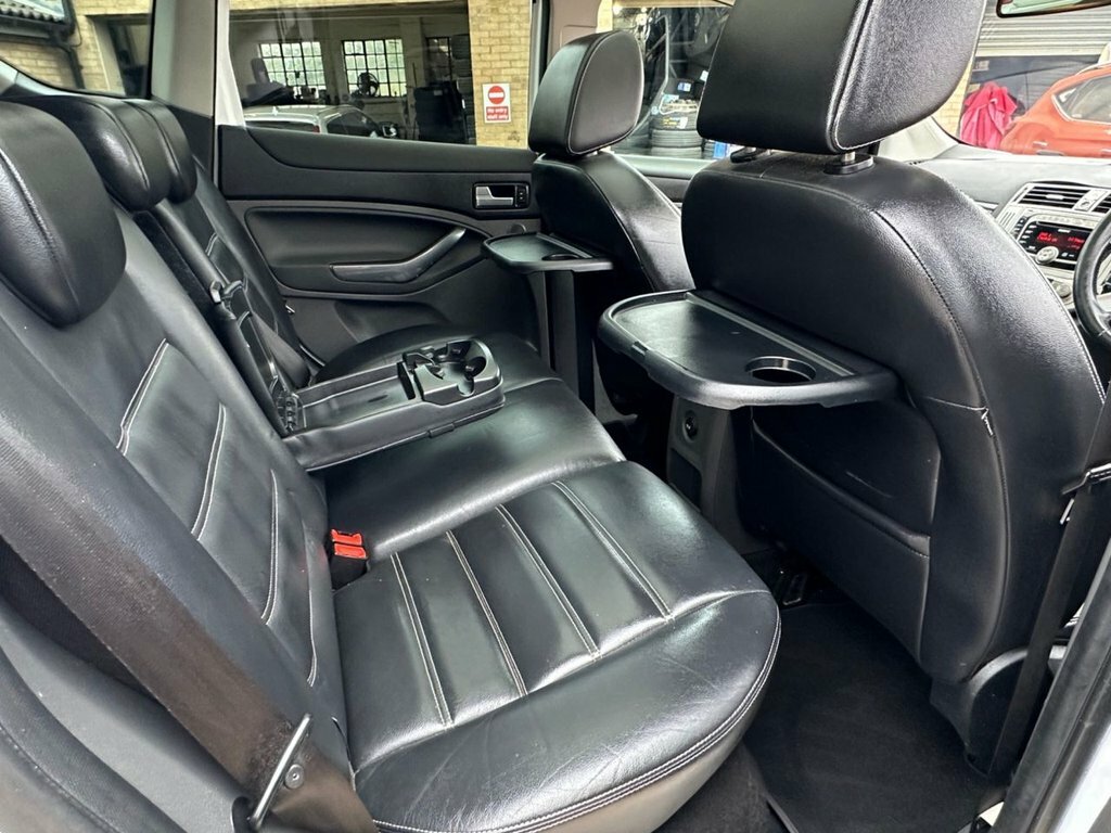 Ford Kuga White #41