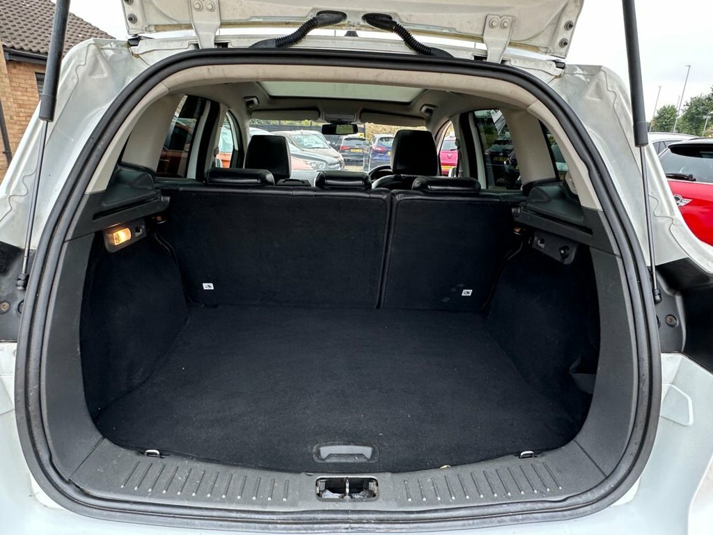 Ford Kuga White #52