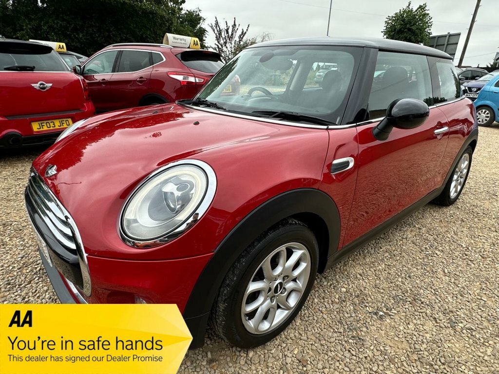 Mini Hatch 1.5L Cooper Red