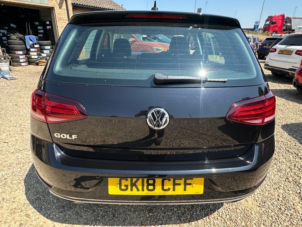 Volkswagen Golf 1.6L Se Black #4