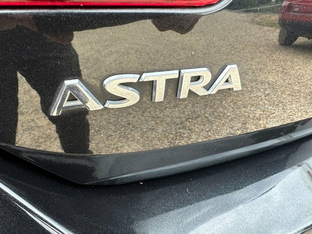 Vauxhall Astra Astra Exclusiv Red #14