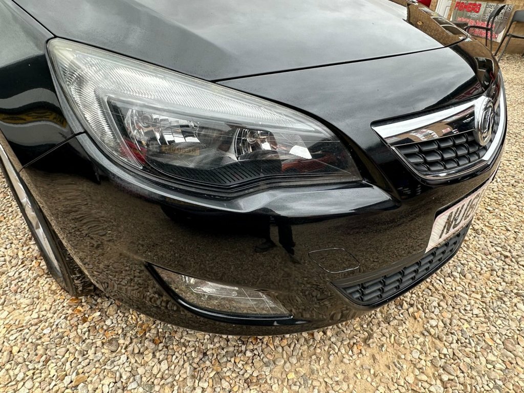 Vauxhall Astra Astra Exclusiv Red #23