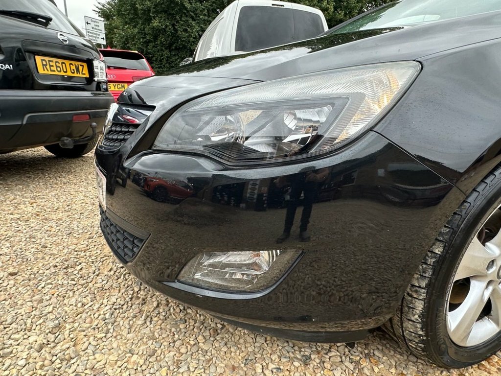 Vauxhall Astra Astra Exclusiv Red #26