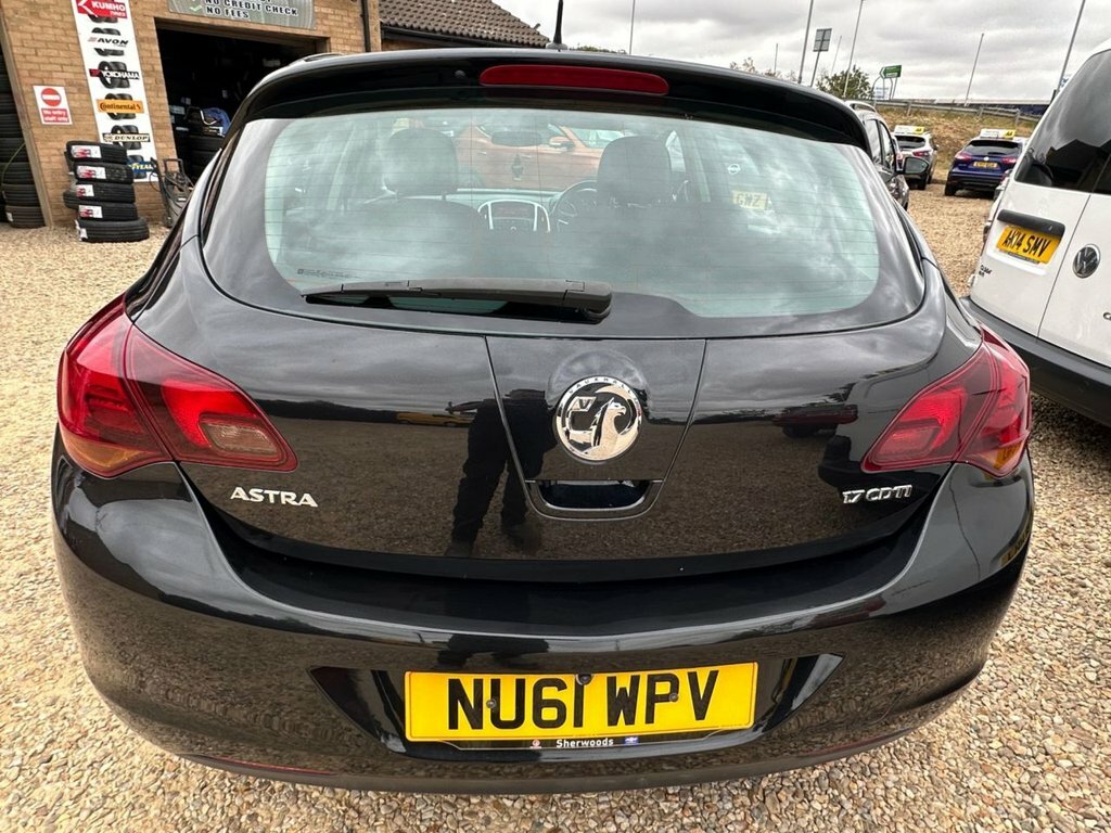 Vauxhall Astra Astra Exclusiv Red #8