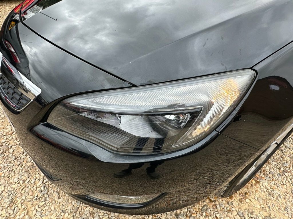Vauxhall Astra Astra Exclusiv Red #21
