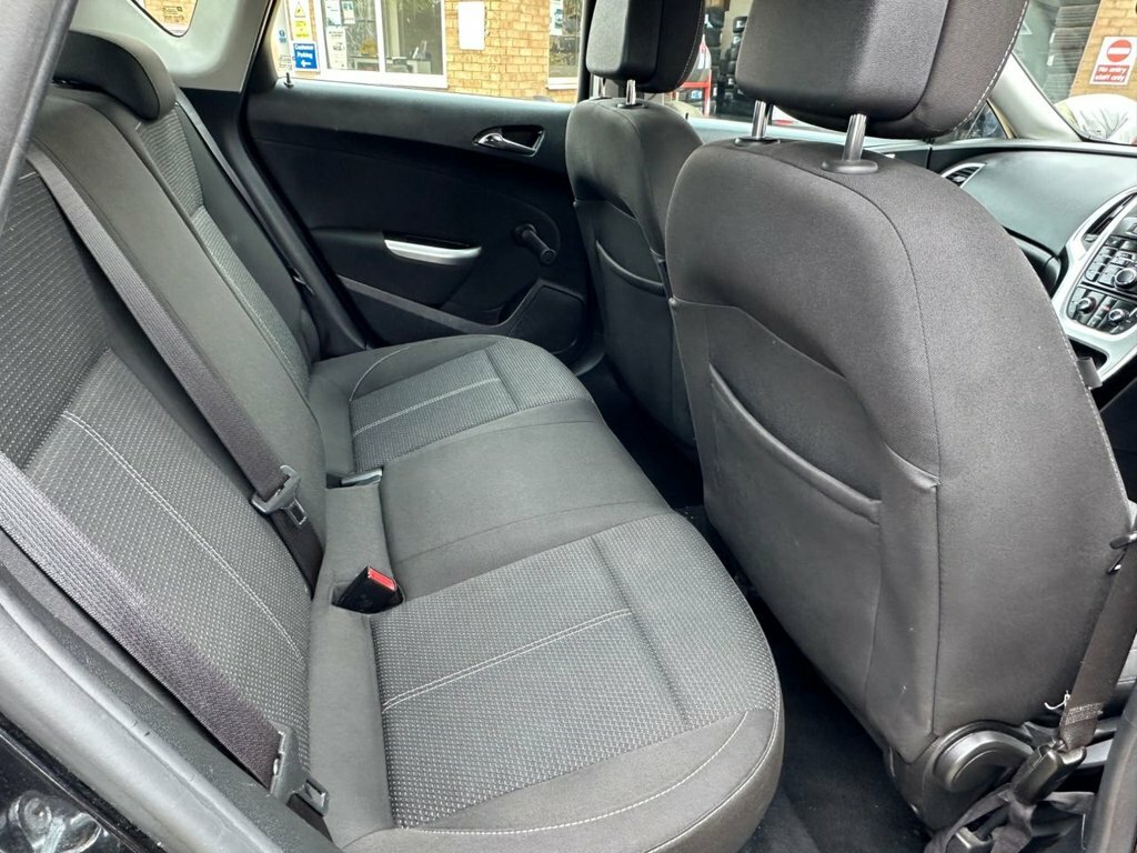 Vauxhall Astra Astra Exclusiv Red #44