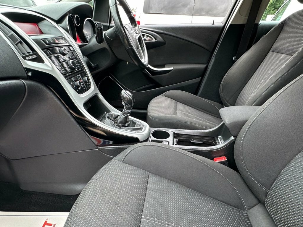 Vauxhall Astra Astra Exclusiv Red #59