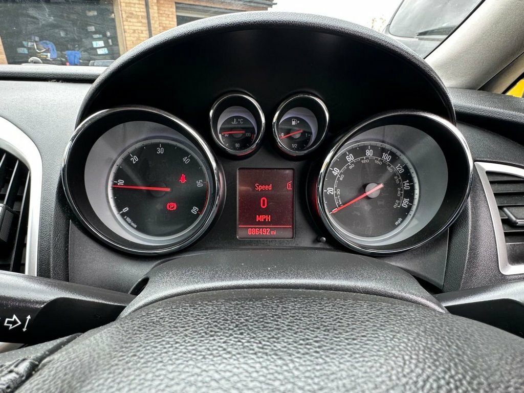 Vauxhall Astra Astra Exclusiv Red #34