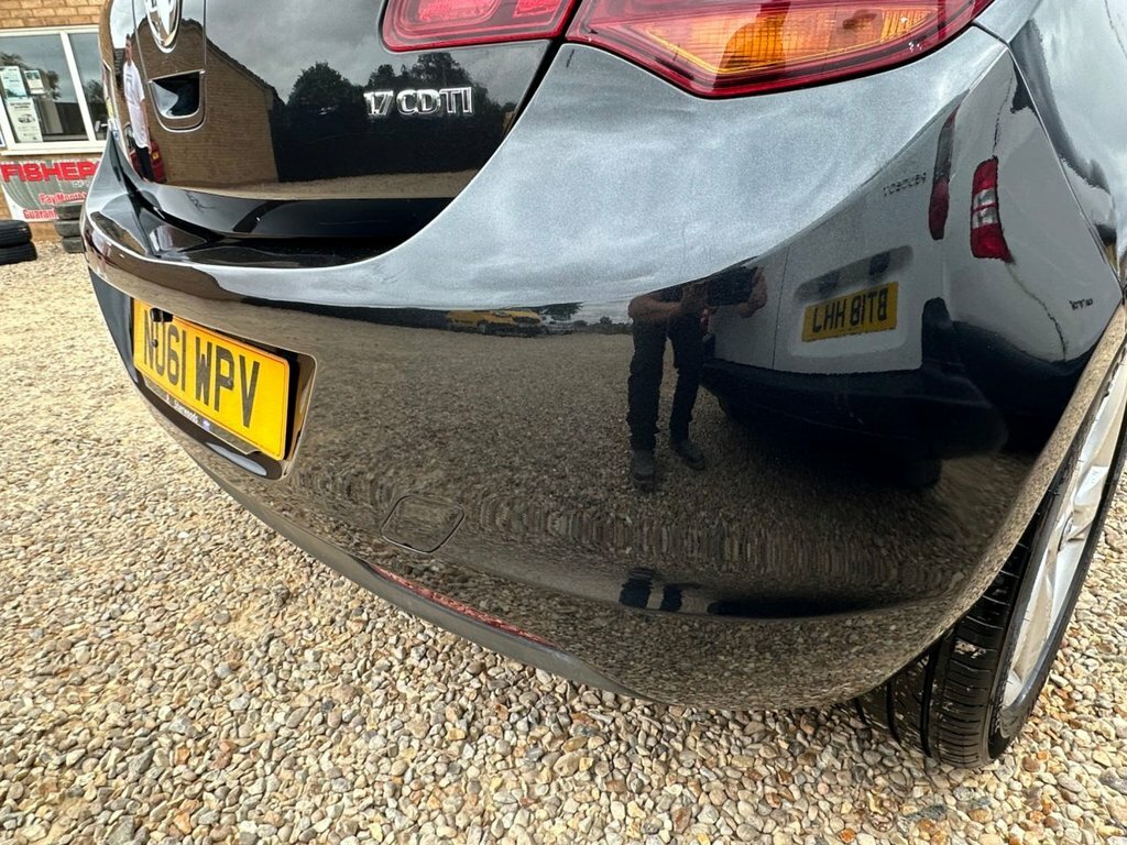 Vauxhall Astra Astra Exclusiv Red #16