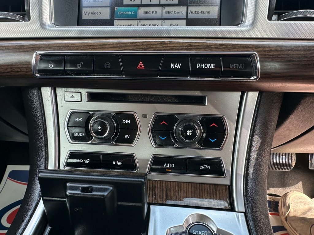 Jaguar XF 2.2 D Luxury 200 Bhp Red #40