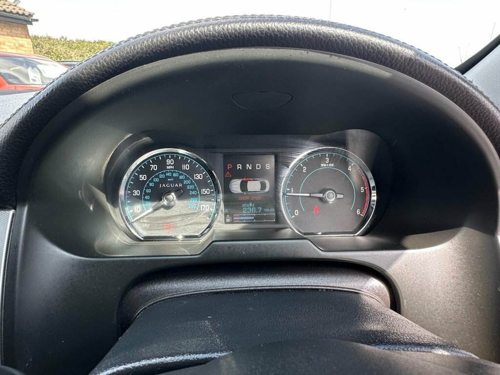 Jaguar XF 2.2 D Luxury 200 Bhp Red #38