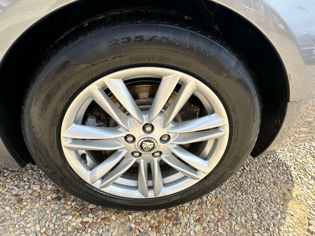 Jaguar XF 2.2 D Luxury 200 Bhp Red #28