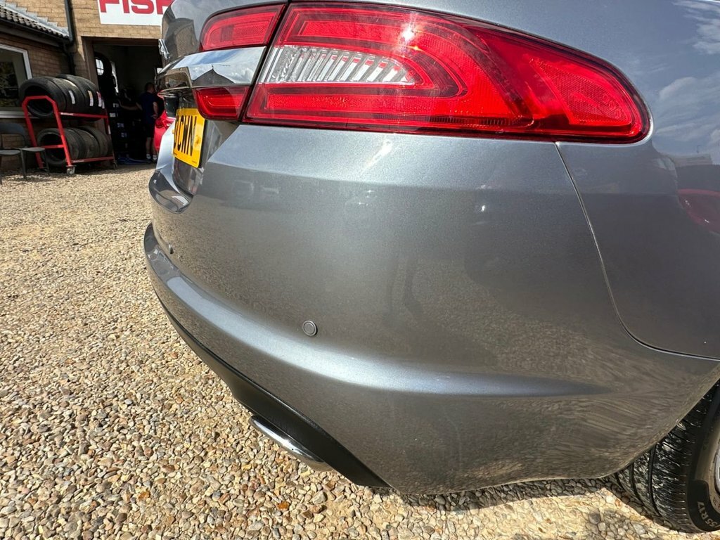 Jaguar XF 2.2 D Luxury 200 Bhp Red #15