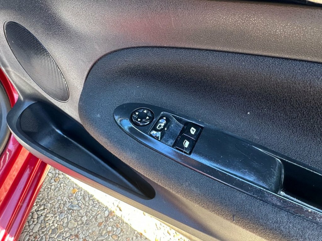 Citroen DS3 1.4 Vti 16V Dsign Euro 5 Red #25