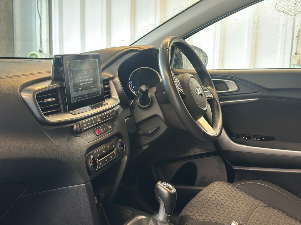 Kia Ceed 1L 2 PL19XGD Black #2