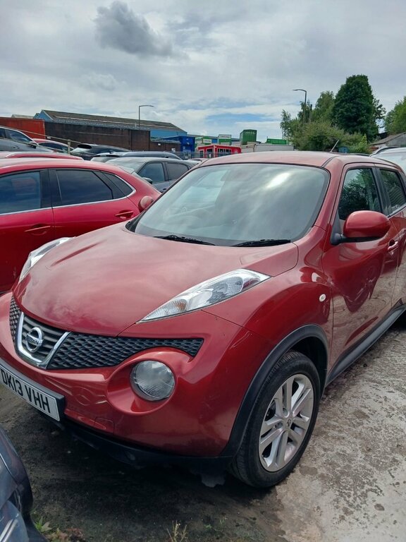 Nissan Juke 1.6L Acenta Premium Red