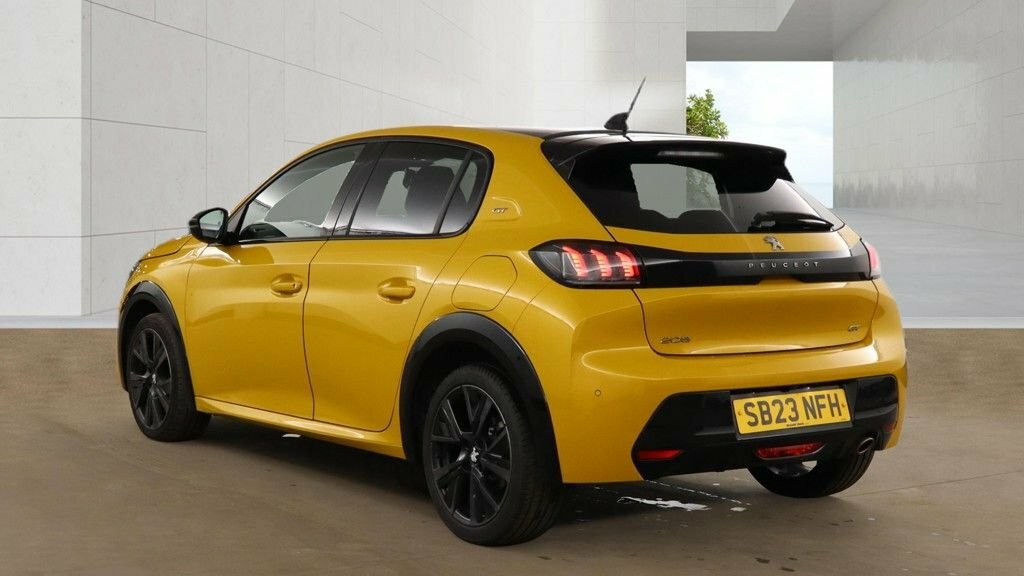 Peugeot 208 1.2L Gt Yellow #3