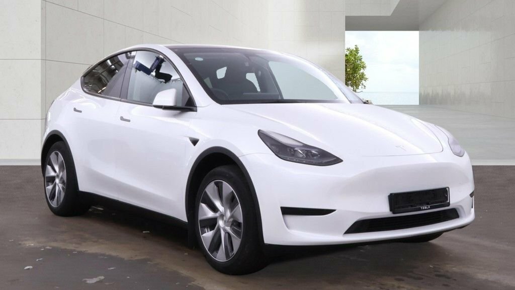 Tesla Model Y Suv White