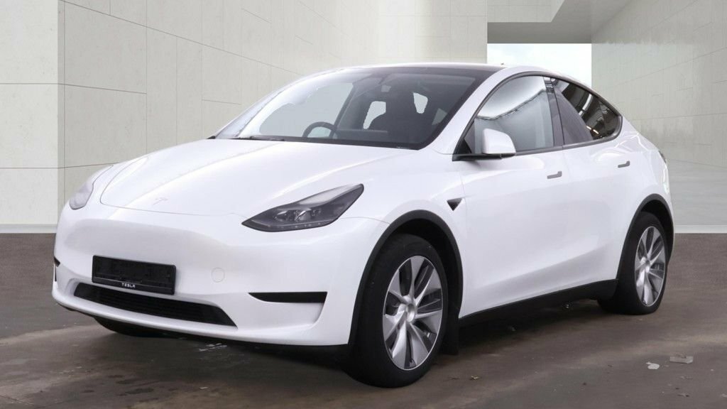 Tesla Model Y Suv White #2