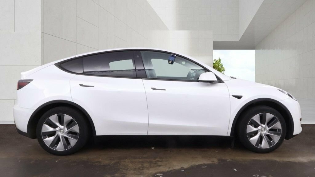 Tesla Model Y Suv White #5