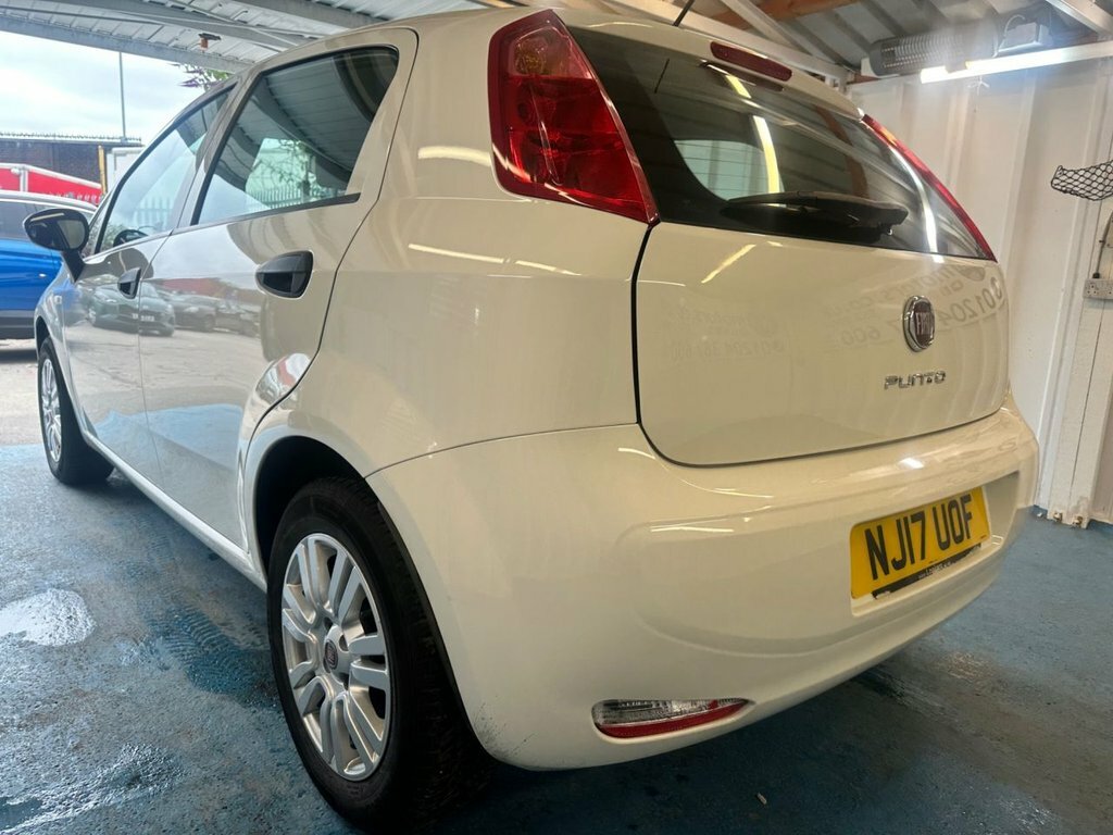 Fiat Punto 1.2 Punto 5-Door 1.2 8V 69Hp Pop 2017 Red #24